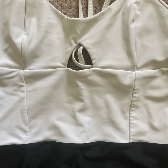 Summersalt swan dive suit - Picture 5 of 7